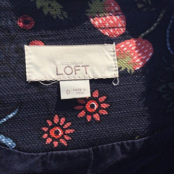 Loft Womens Embroidered Tapestry Jacket Size 0 XS Gypsy Strawberry Fairy Garden - Picture 3 of 12